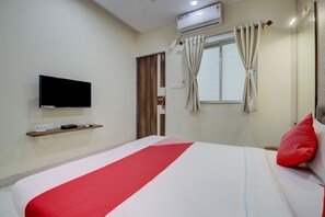 Double or Twin Room | Bathroom | Shower, rainfall showerhead, towels -  Collection O 11693 Hotel Sunshine (Pune)