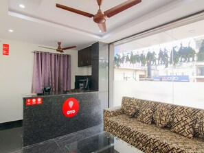 Reception - OYO 12768 Ramachandra Residency (Visakhapatnam)