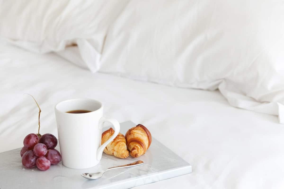 Standard Double Room, 1 Bedroom | Room service - dining