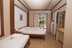 Iron/ironing board, free WiFi, bed sheets