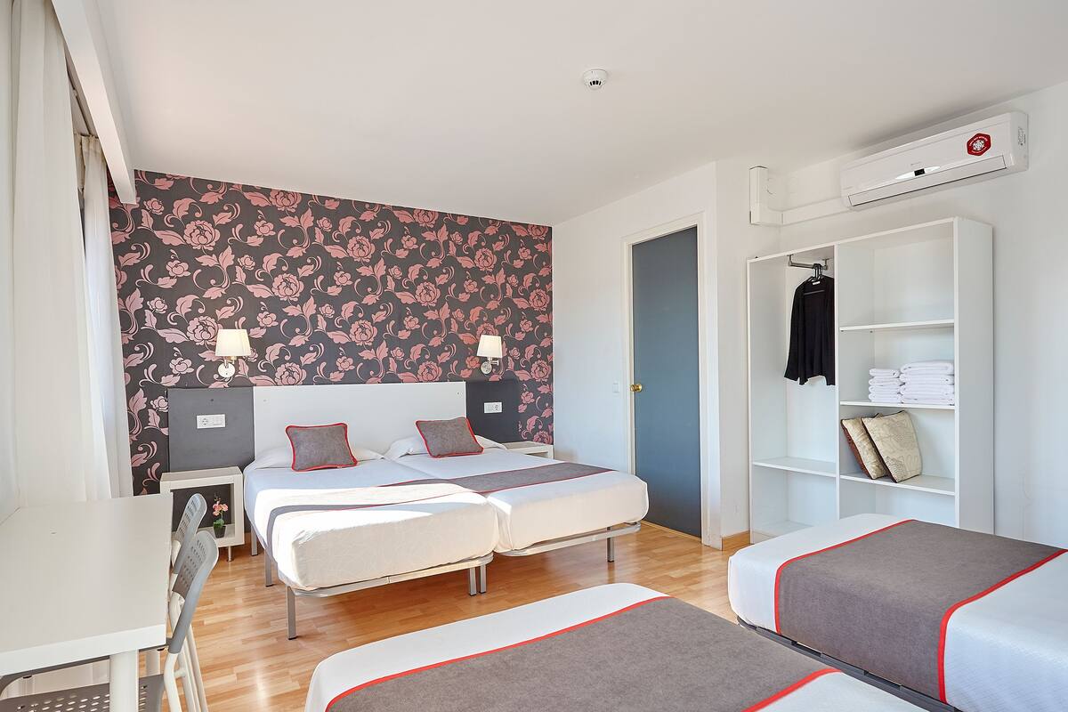 Quadruple Room | Desk, rollaway beds (surcharge), WiFi (free), bed sheets
