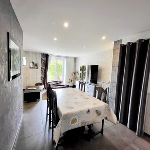 Comfort House, 3 Bedrooms | Living area | 160-cm flat-screen TV with satellite channels, pay movies