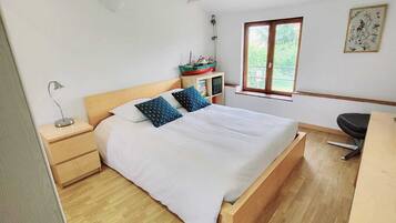 Loft | Individually decorated, individually furnished, iron/ironing board