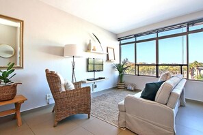 Flat-screen TV - Morakani (Cape Town)