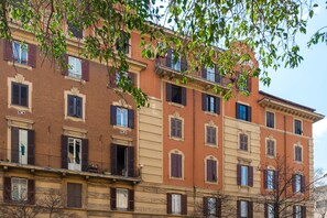 View from property - Isabel Guest House (Rome)