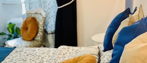 Luxury-Dreibettzimmer | Schreibtisch, schallisolierte Zimmer, kostenloses WLAN, Bettwäsche