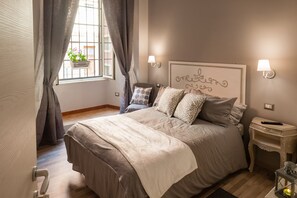 双人房, 1 张双人床 | 办公桌、隔音、免费 WiFi、床单