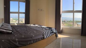 1 bedroom, desk, iron/ironing board, free WiFi