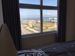 1 bedroom, desk, iron/ironing board, free WiFi - Viet Apartment - New Life Tower Block C (Ha Long)