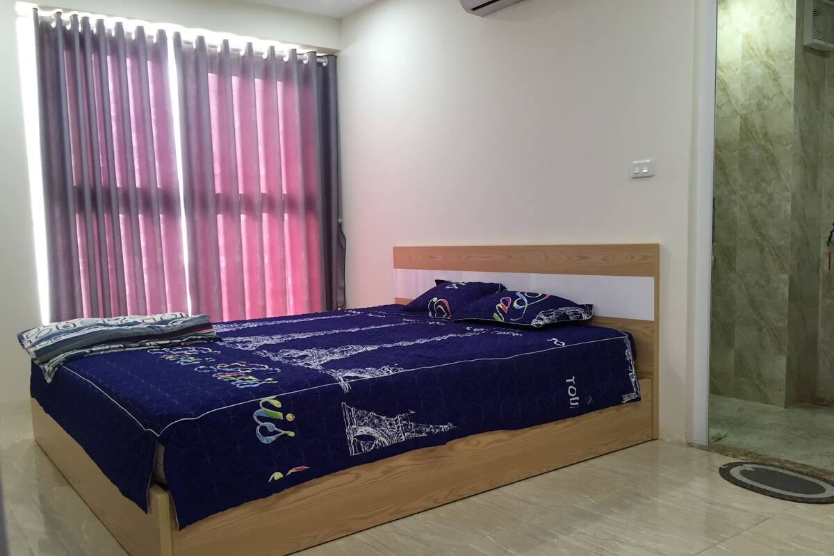 1 habitación, escritorio, tabla de planchar con plancha y wifi gratis