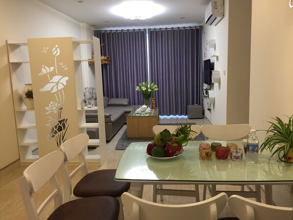 Apartment | Living area | Flat-screen TV - Viet Apartment - New Life Tower Block C (Ha Long)