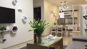 Apartment | Living area | Flat-screen TV