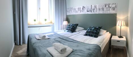 Design Suite, 2 Bedrooms, Kitchenette, City View (Paul Radtke) | Extra beds