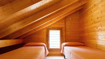 Duplex, 2 Bedrooms | 1 bedroom, bed sheets