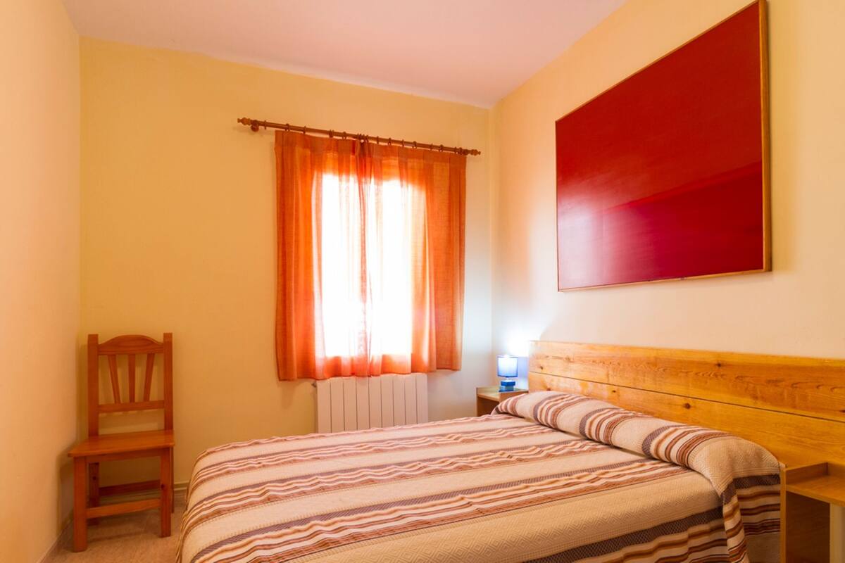 Apartment, 1 Bedroom | 1 bedroom, bed sheets