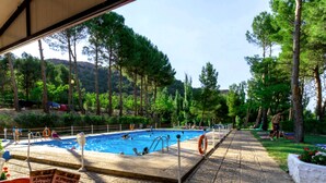 Seasonal outdoor pool - Camping Lago Resort (Nuevalos)