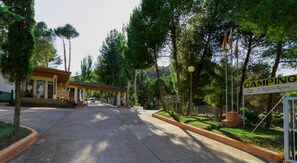 Property entrance - Camping Lago Resort (Nuevalos)