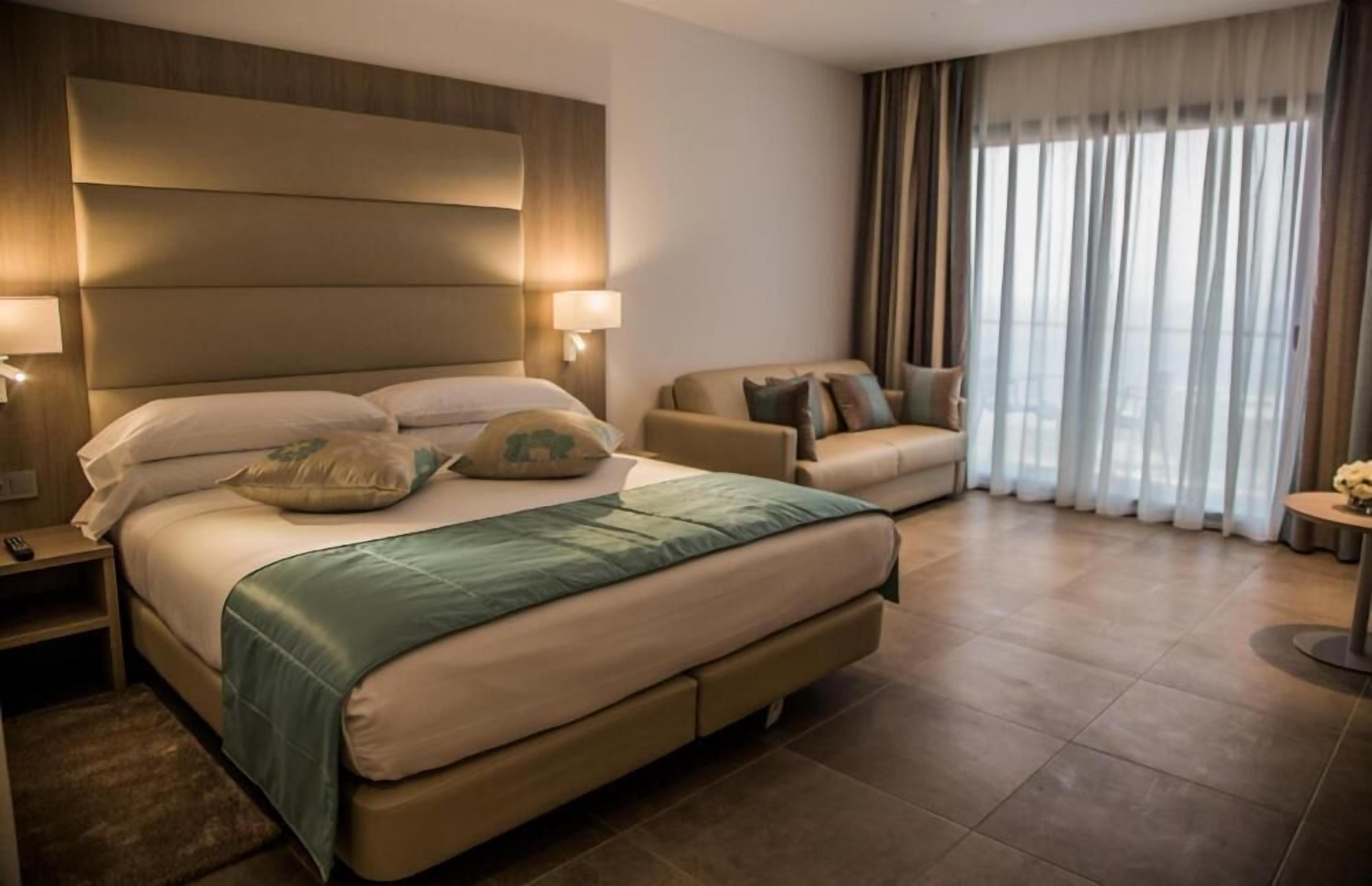 1 bedroom, minibar, in-room safe, desk