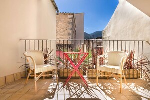 Ropa de cama de alta calidad y minibar