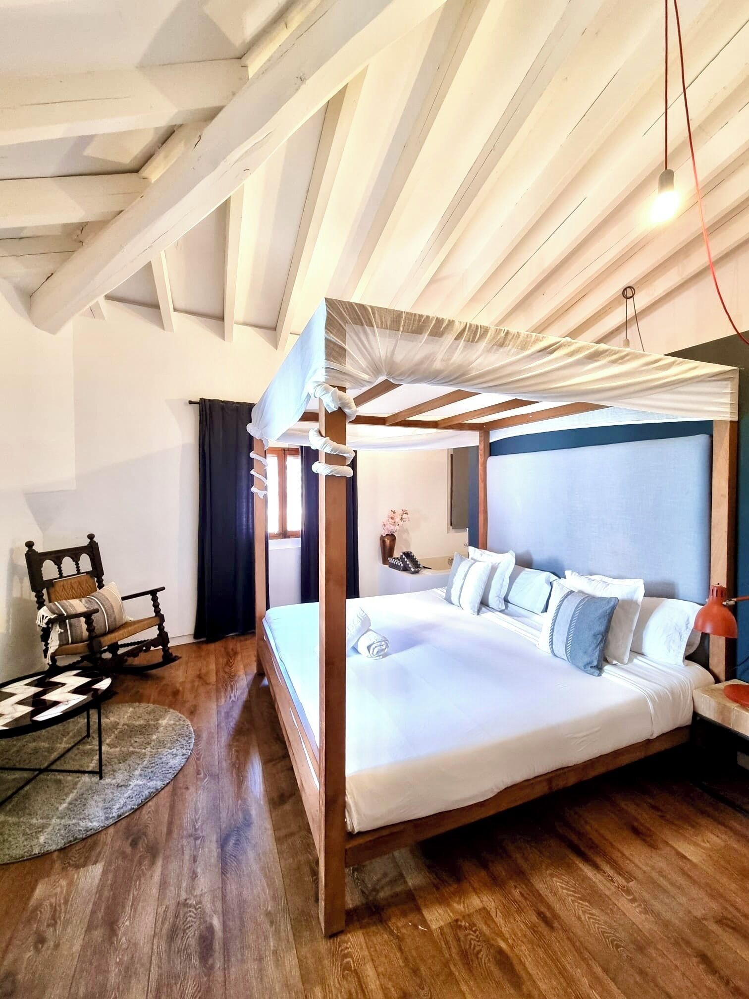Suite | Ropa de cama de alta calidad y minibar 