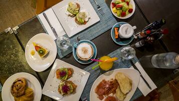 Daily buffet breakfast for a fee