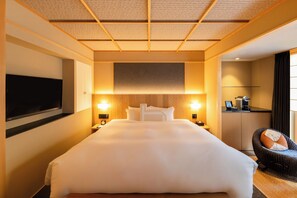 ห้องพัก, อาคารเสริม (Japanese Western Style) | เครื่องนอนระดับพรีเมียม, ผ้านวมขนเป็ด, เตียงพร้อมฟูกเสริมที่นอน
