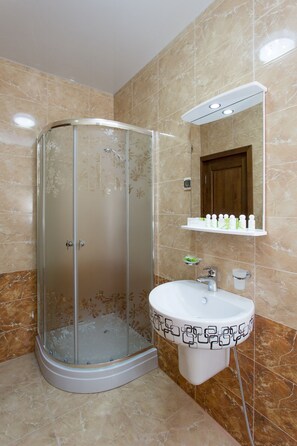 Ilmaiset hygieniatuotteet, hiustenkuivaaja