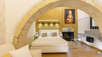 Romantisches Zimmer, 1 Queen-Bett und Schlafsofa, eigenes Bad, Erdgeschoss (Semi-basement)