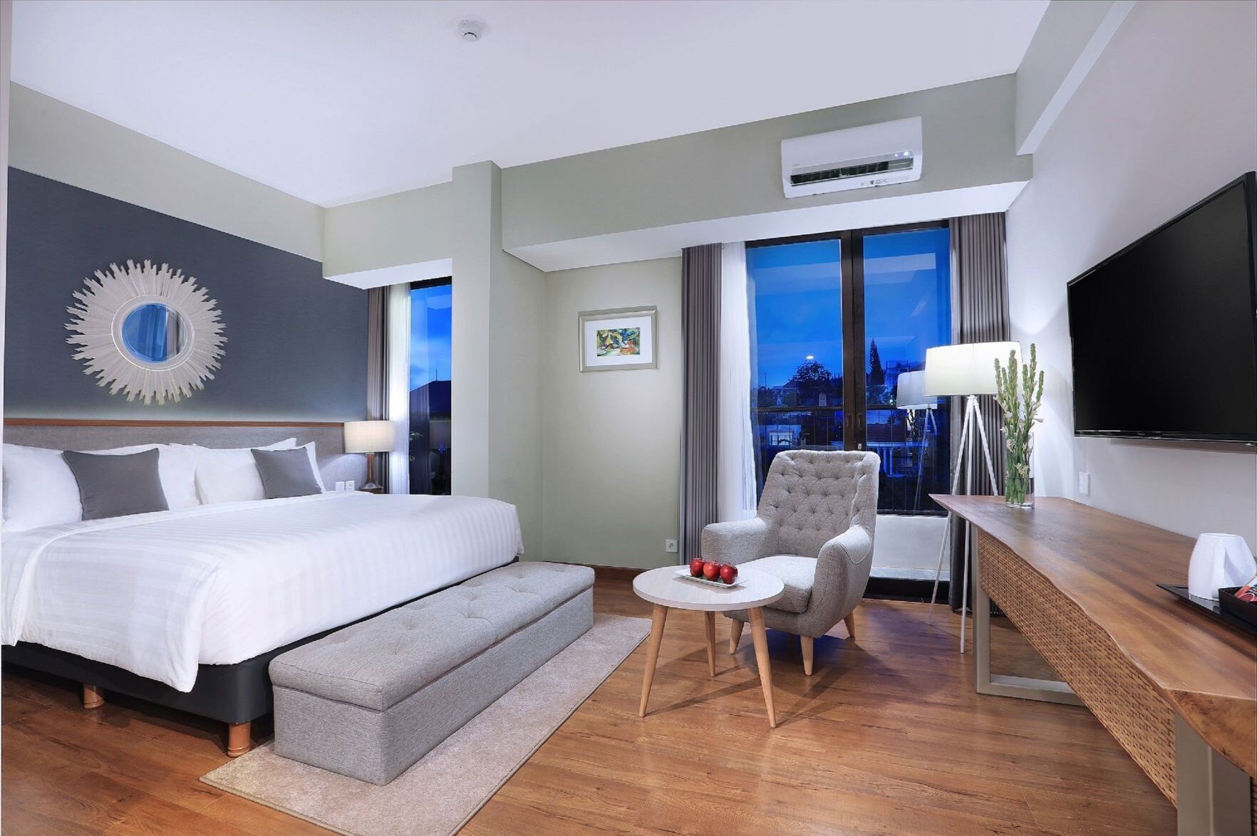 Literie de qualité supérieure, coffres-forts dans les chambres, bureau