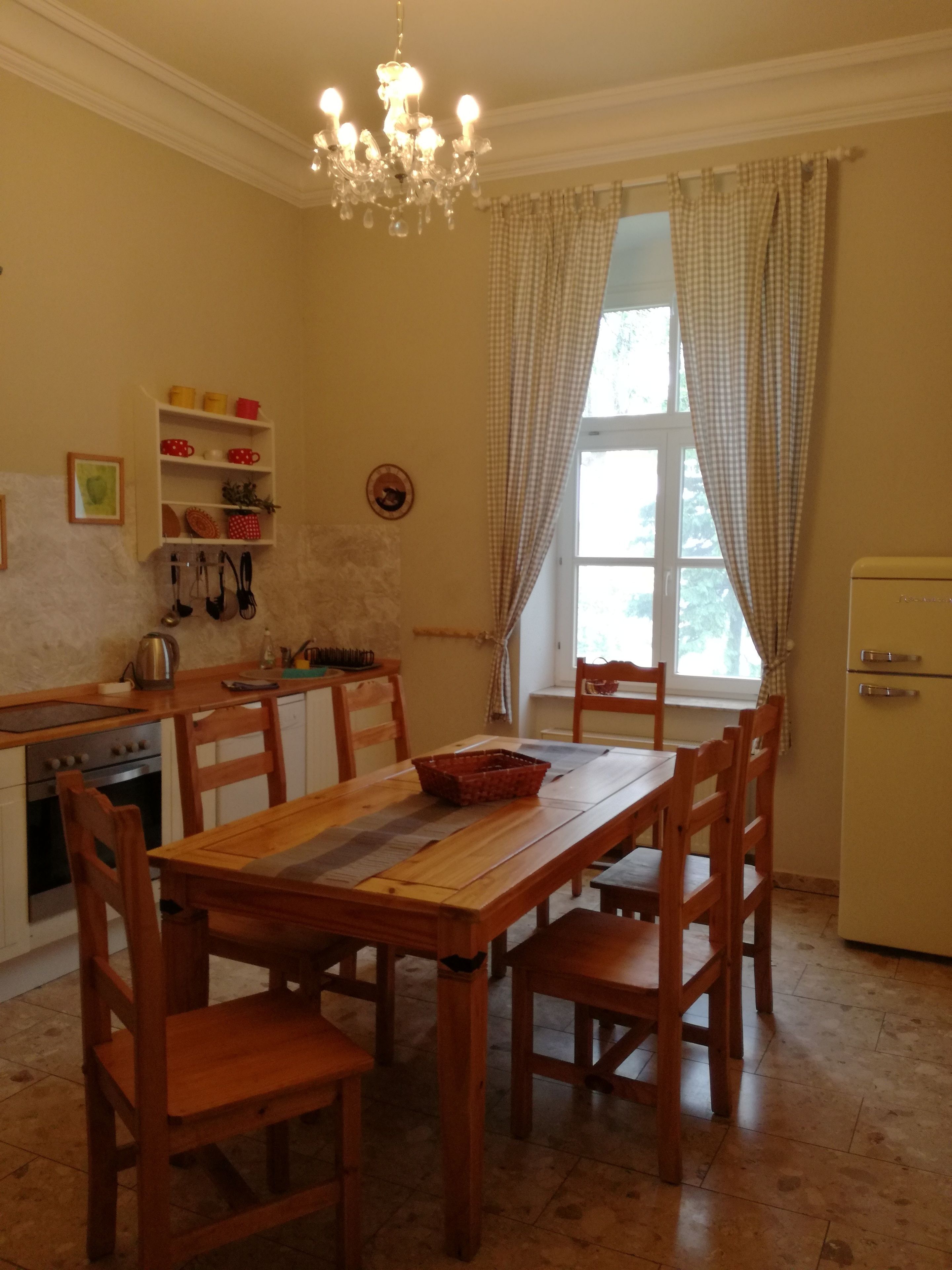 Vila Eksklusif, 6 kamar tidur, pemandangan lembah, tepi gunung | Dapur bersama | Lemari es, microwave, oven, dan kompor