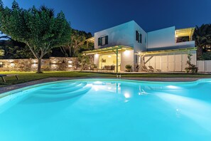 Front of property - evening/night - Palatiana Agriturismo Philoxenia Cottages (Naxos)