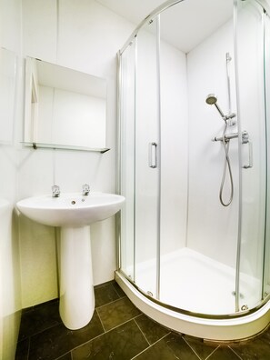 Standard Room, Multiple Beds (Family of 3) | Bathroom | Hair dryer, towels, toilet paper - Braeriach Hotel, Highlands Scotland (Newtonmore)