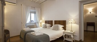 Francesca - Romantic apt near Piazza della Signoria