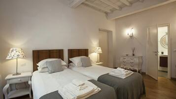 2 bedrooms, iron/ironing board, travel crib, free WiFi