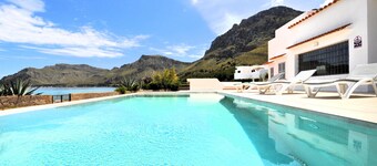 Villa XOROI- Dream front line Villa in Betlem (Mallorca) with pool and direct access to the sea. - Free Wifi