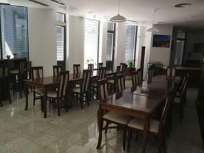 Café da manhã continental todos os dias (BAM 5.00 por pessoa)