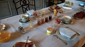 Tägliches inbegriffenes englisches Frühstück