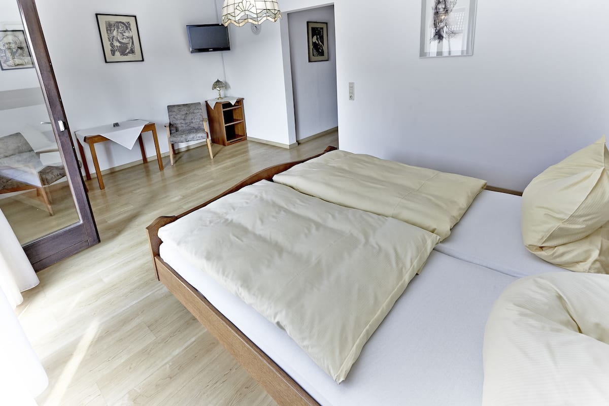 Desk, free WiFi, bed sheets