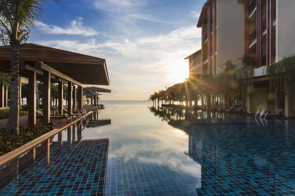 Dusit Princess Moonrise beach resort