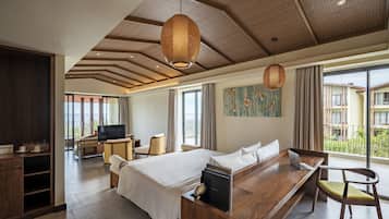Junior Suite, 1 King Bed | 1 bedroom, premium bedding, minibar, in-room safe