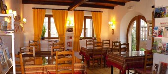 Gîtes et Chambre d'Hôtes A l'Arc en Ciel