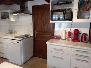 Monolocale Classic | Area soggiorno | TV a schermo piatto 40 cm con canali digitali, TV, lettore DVD