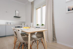 Premium Apartment, 1 Queen Bed with Sofa bed, City View | In-room dining - ShortStayPoland Świętokrzyska - B38 (Warsaw)