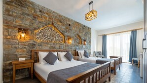 Triple Room | Blackout drapes, soundproofing, bed sheets - Laz Koyu Konukevi (Gökçeada)