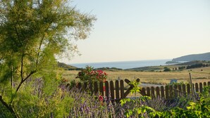 Exterior - Laz Koyu Konukevi (Gökçeada)