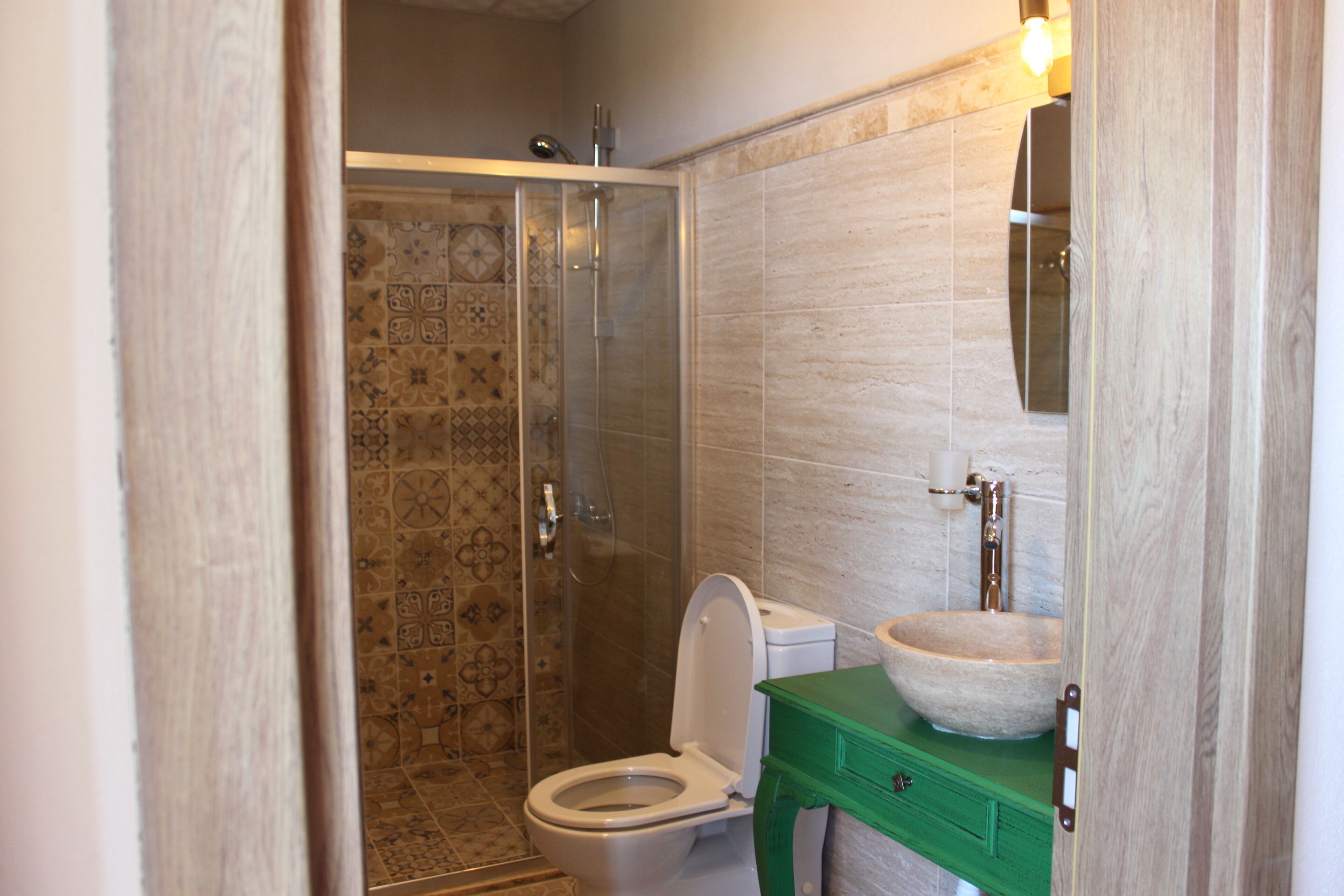 triple room | bathroom | shower, slippers, towels