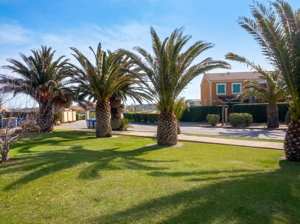 Property grounds - Homerez - House in Le Barcarès, beaches (Le Barcarès)