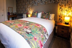 Premium bedding, individually decorated, individually furnished, desk - The Royal Station Hotel (Carnforth)