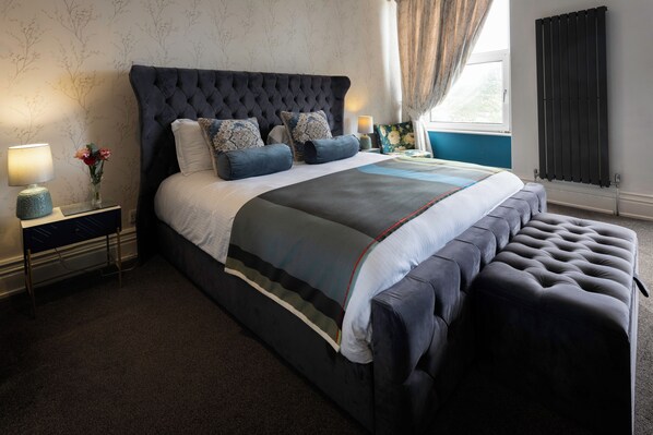 Family Room, Private Bathroom