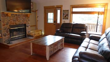 Smart TV, chimenea, videojuegos y reproductor de DVD